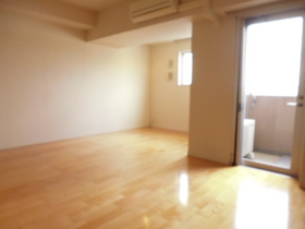 Living and room. 13.4 Pledge ☆ room