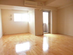 Living and room. 13.4 Pledge ☆ room