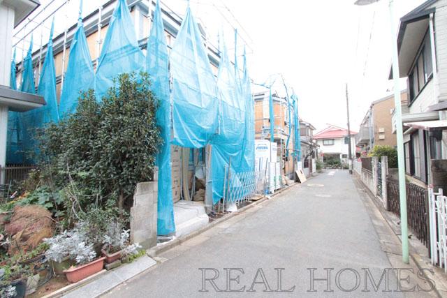 Local photos, including front road. Local (12 May 2013) Shooting