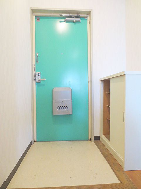 Entrance. With shoes BOX ☆ 