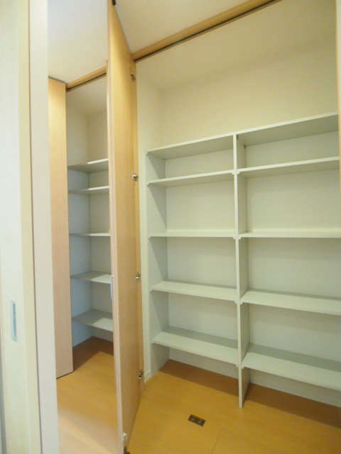 Receipt. Storage of the door next to. To arrange the shelf in their flow also ◎.