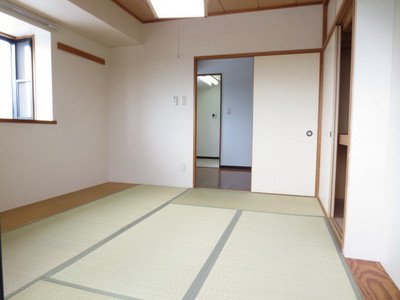 Living and room. Japanese-style room 6 quires