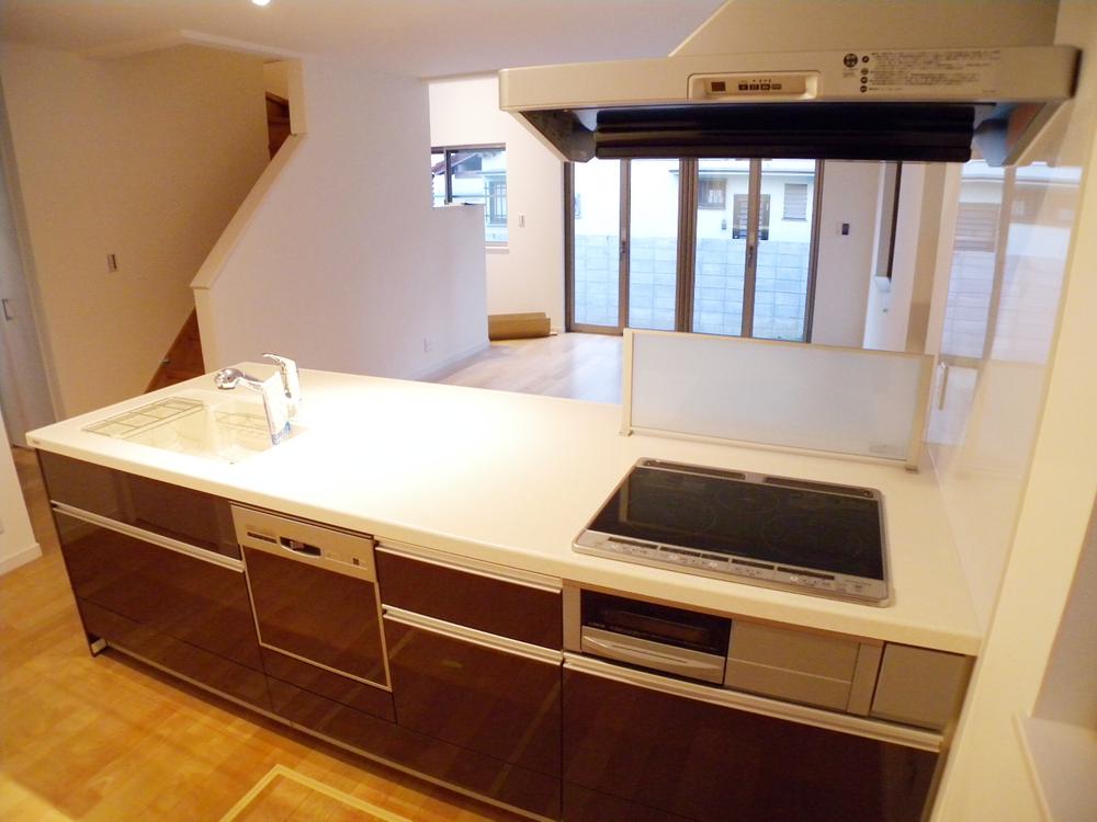 Kitchen. Artificial marble of full face-to-face open kitchen