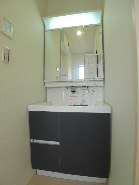 Same specifications photos (Other introspection). Wash room (complete construction cases)