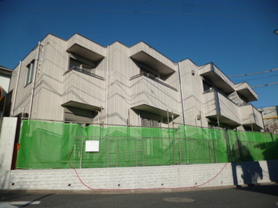 Building appearance. Symbiosis apartment reinforced to pet breeding