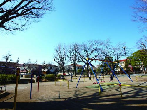 Other. Just a 2-minute walk of Oizumigakuen park. It has also been installed playground equipment in a wide park, Echoing laughter of fun and play children. Park also come in handy as a place to nurture the Konyunikeshon between mom. 