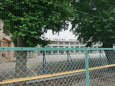 Primary school. 220m to Nerima Oizumi sixth elementary school (elementary school)