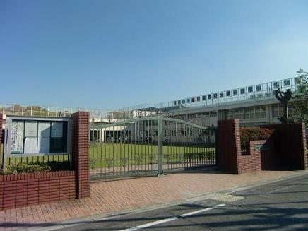 Primary school. Municipal 980m to Gangwon elementary school