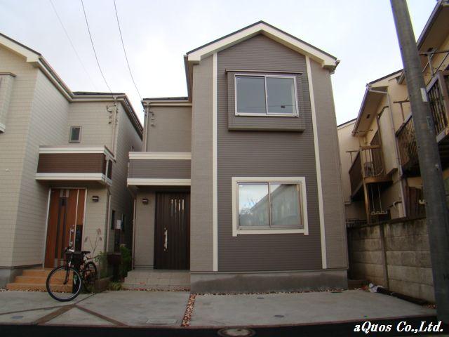 Local appearance photo. Local (12 May 2013) Shooting