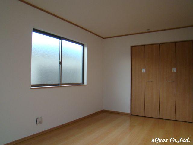 Non-living room. Indoor (12 May 2013) Shooting