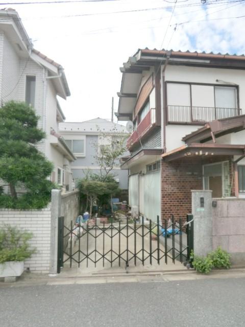 Local land photo. Sunny building also possible architecture because the south side of the span can be taken