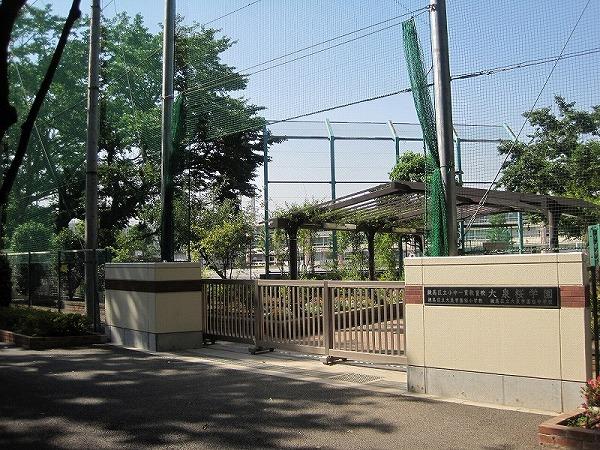 Junior high school. 240m to Nerima Oizumigakuen Sakura Junior High School