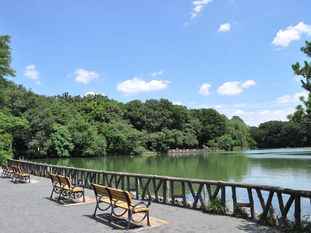 park. 600m until Zenpukuji park