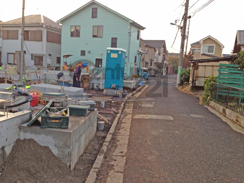 Local photos, including front road. Local (11 May 2013) Shooting