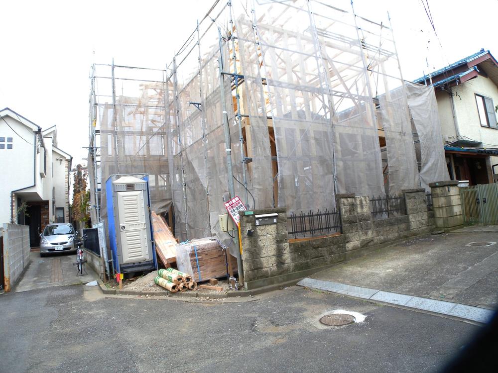 Local appearance photo. Local (11 May 2013) Shooting