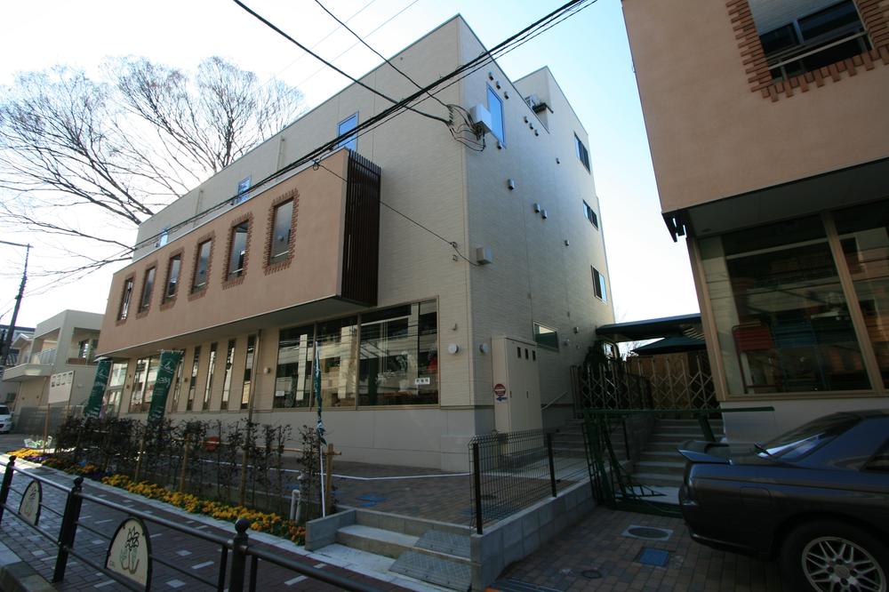 Home center. 429m to Shibuya gardening