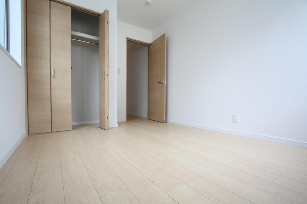 Non-living room. Indoor (10 May 2013) Shooting