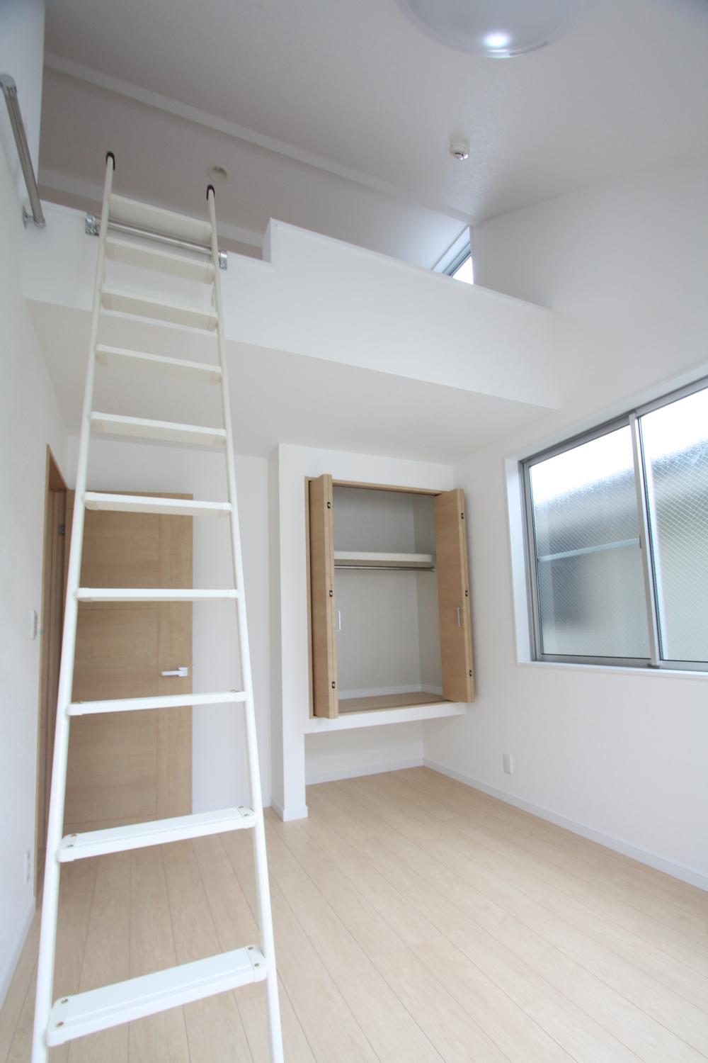 Non-living room. Indoor (10 May 2013) Shooting