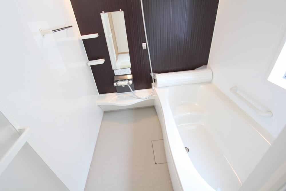 Bathroom. Indoor (July 14, 2013) Shooting