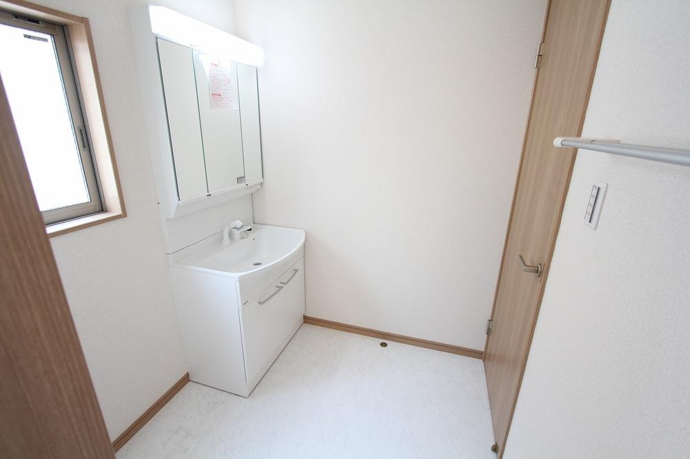 Other introspection. Indoor (July 14, 2013) Shooting