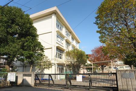 Primary school. 626m to Nerima Nakamachi Elementary School