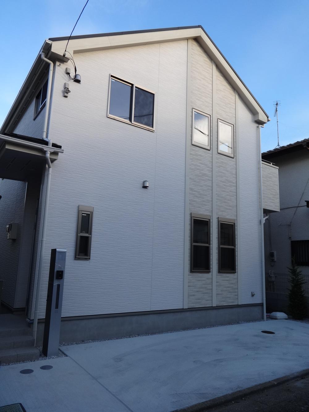 Local appearance photo. Local (12 May 2013) Shooting