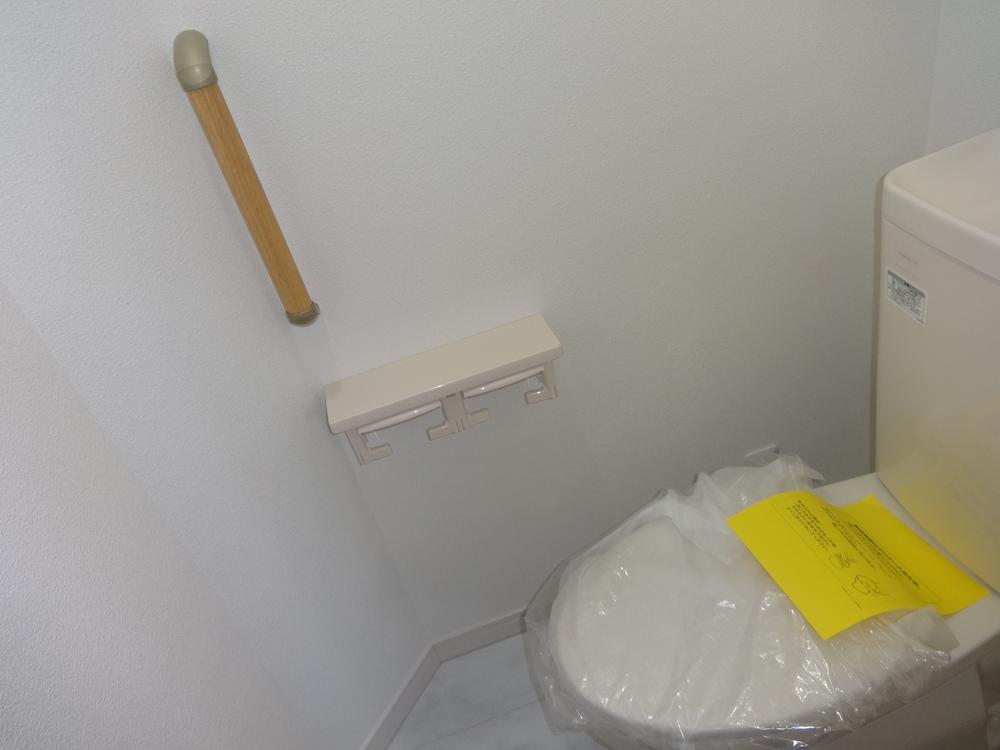 Toilet. Indoor (12 May 2013) Shooting