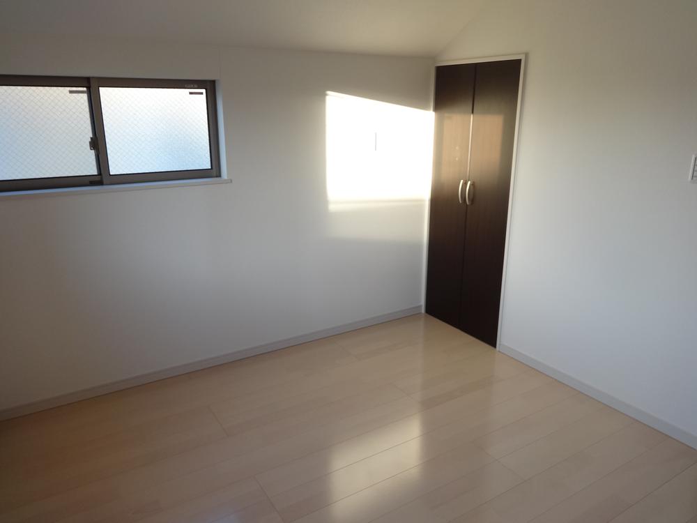 Non-living room. Indoor (12 May 2013) Shooting