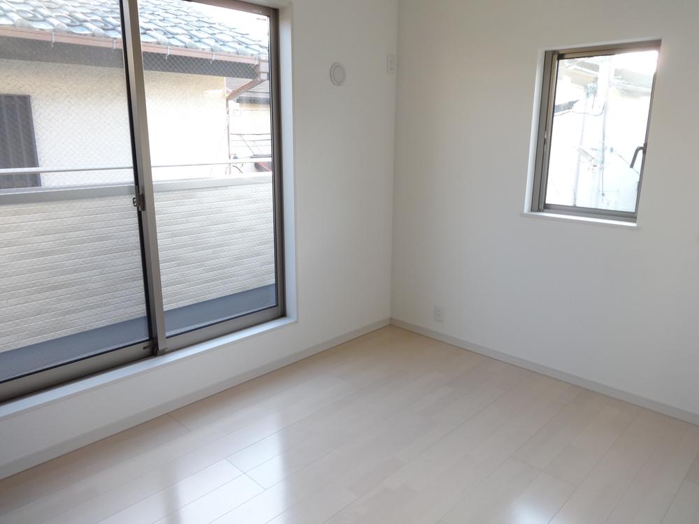 Non-living room. Indoor (12 May 2013) Shooting