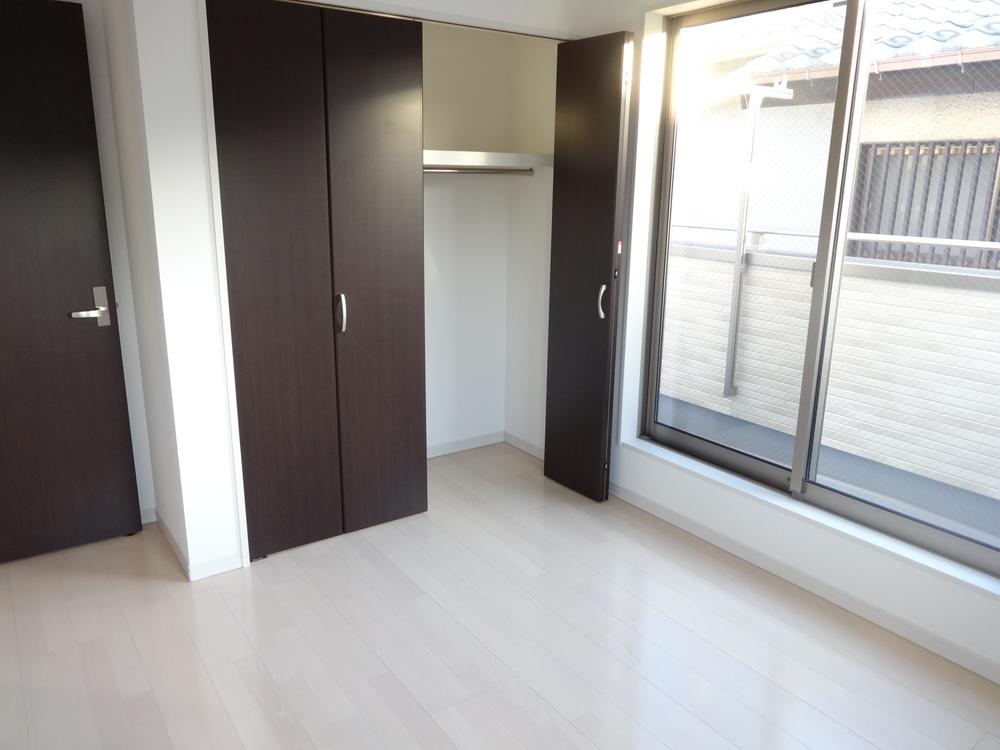 Non-living room. Indoor (12 May 2013) Shooting