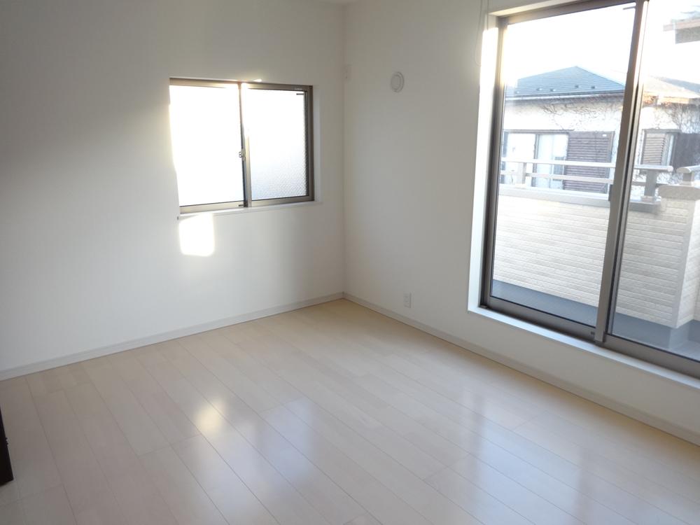 Non-living room. Indoor (12 May 2013) Shooting