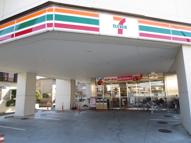 Convenience store. Seven-Eleven Nerima Minamitanaka 3-chome up (convenience store) 203m