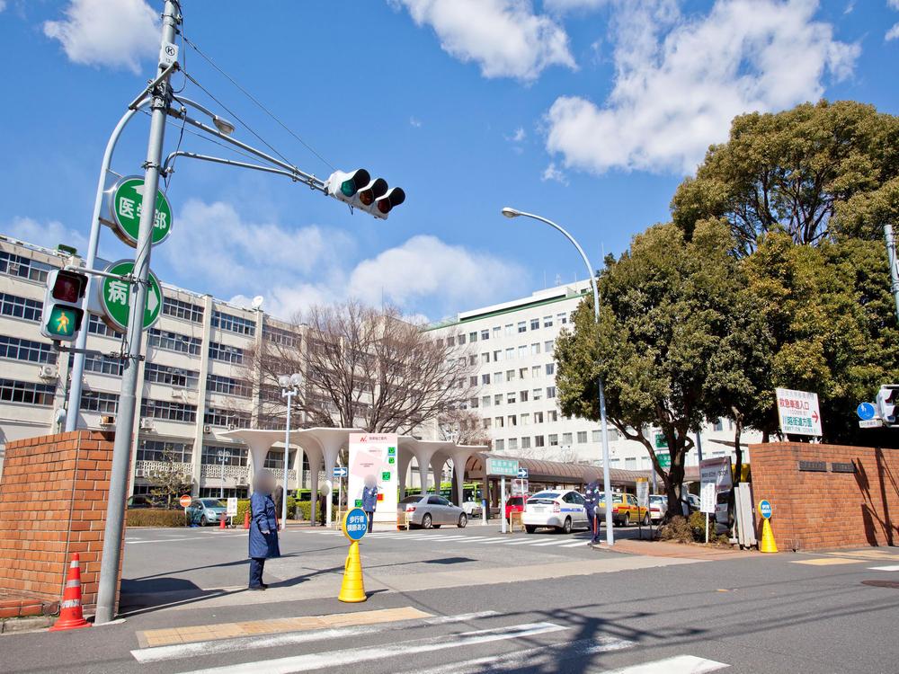 Hospital. 2930m to the Nihon University School of Medicine University Itabashi Hospital