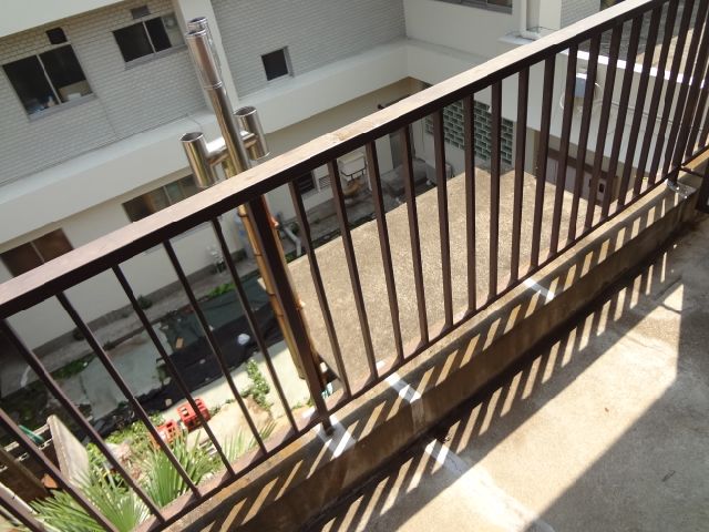 Balcony.  ☆ Minis is "52.5% of the brokerage fee is rent." ☆