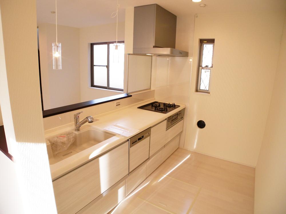 Same specifications photo (kitchen)