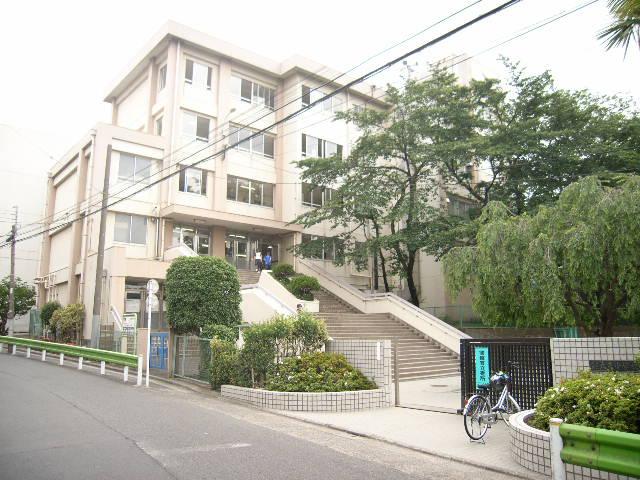 Primary school. 466m to Oizumi Elementary School