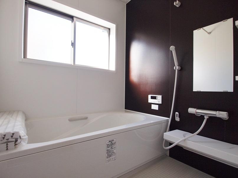 Bathroom. - Bright bathroom -