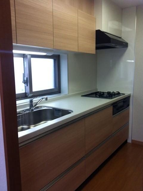Same specifications photo (kitchen). Seller construction case