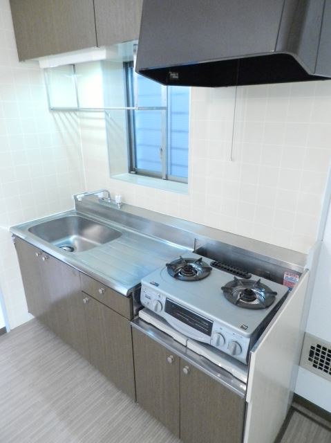 Kitchen. Gas stove can be installed