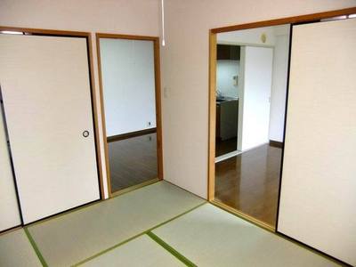 Living and room. Japanese-style room with a closet