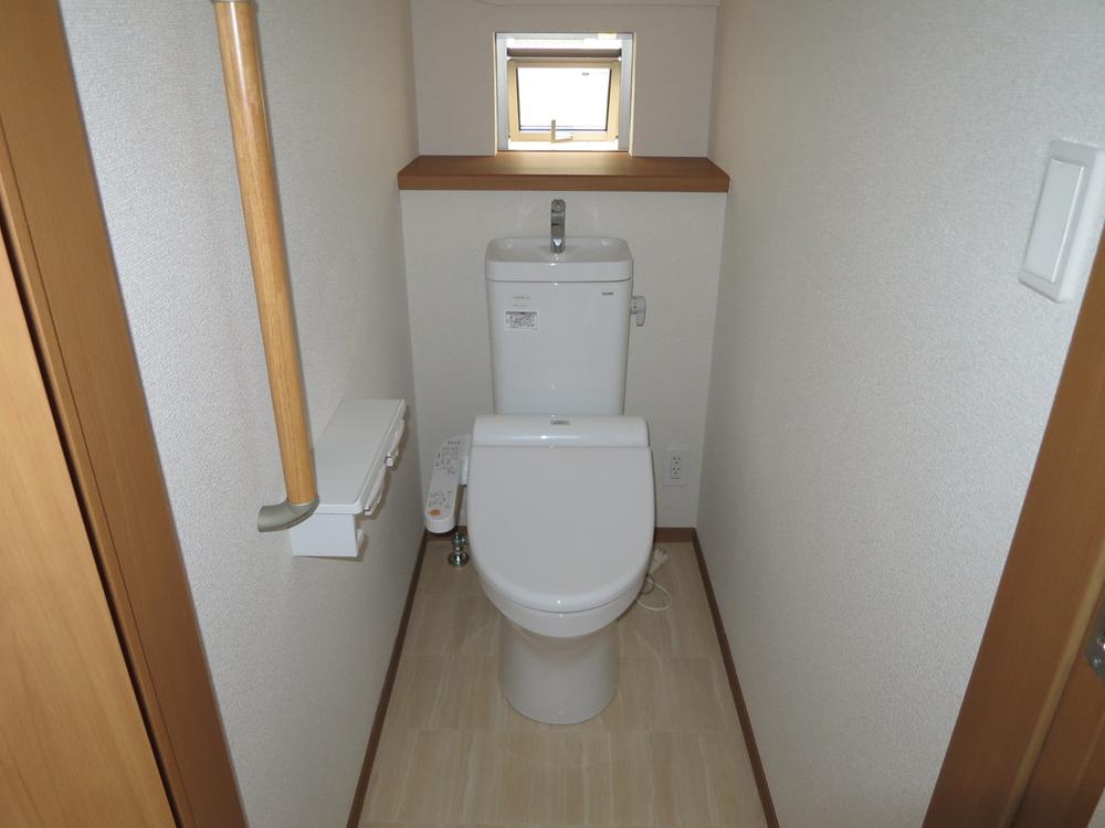 Toilet. Indoor (10 May 2013) Shooting