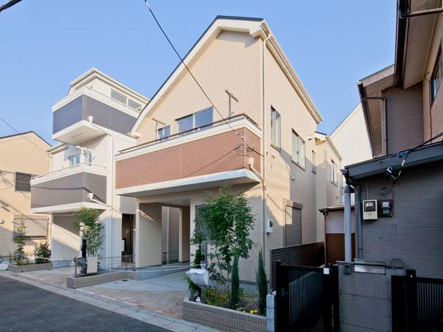 Local appearance photo. Local (12 May 2013) Shooting