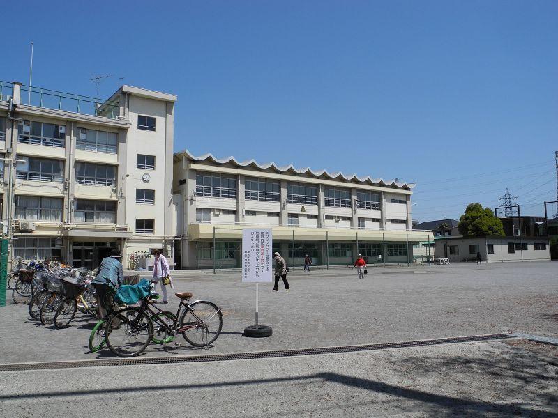 Primary school. 510m to Nerima Oizumi second elementary school