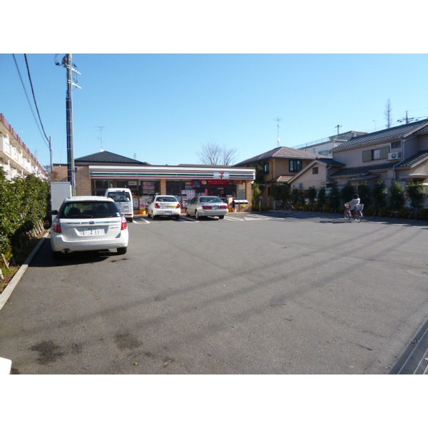 Convenience store. Seven-Eleven Nerima Minamiōizumi 4-chome up (convenience store) 351m