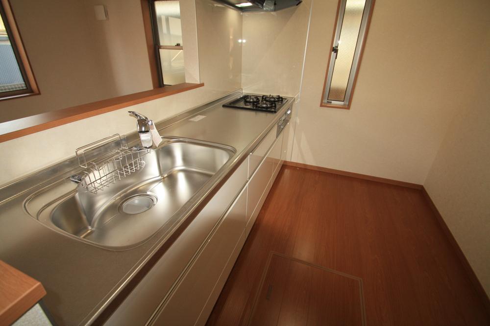 Kitchen. Indoor (12 May 2013) Shooting