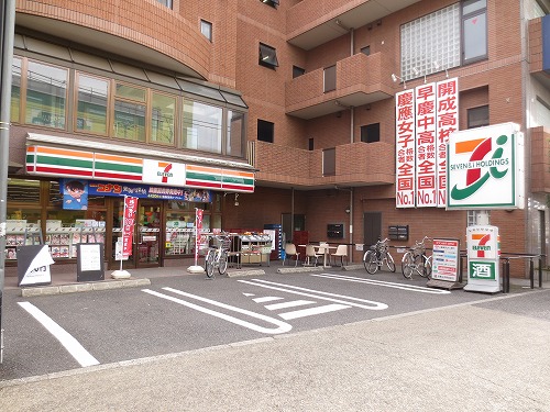 Convenience store. Seven-Eleven Nerima Hayamiya 2-chome up (convenience store) 121m