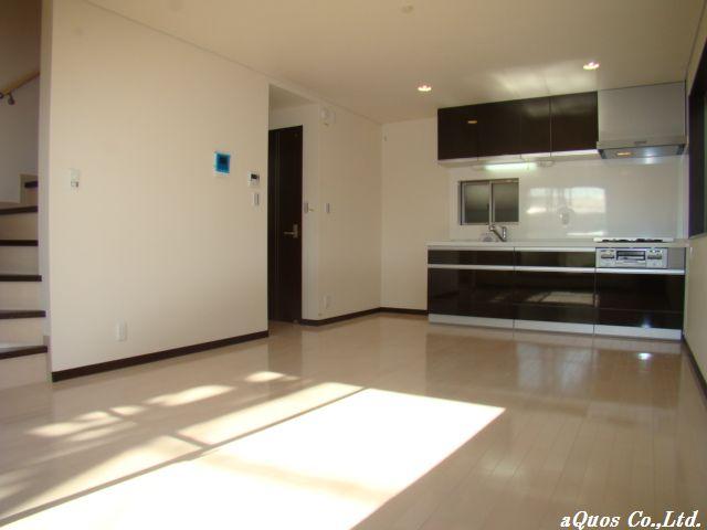 Same specifications photos (living). Same specifications