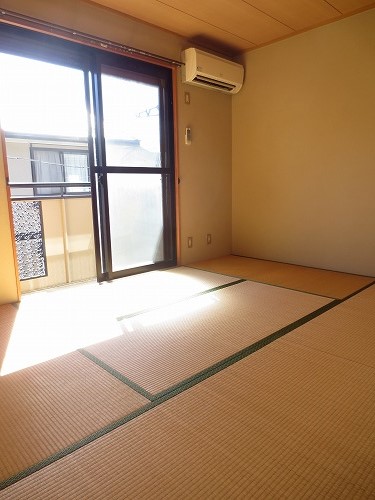 Other room space. Bright Japanese-style room