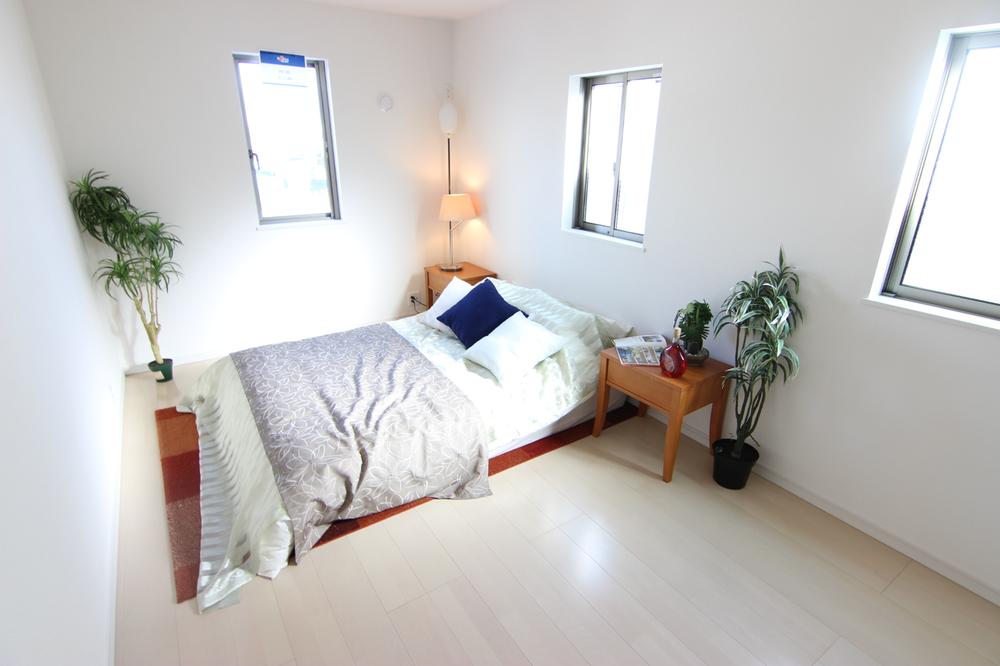 Non-living room. Same specifications