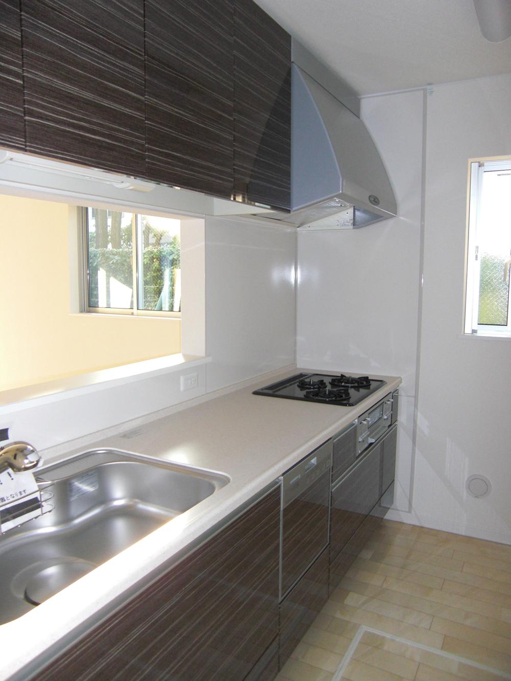 Same specifications photo (kitchen). Kitchen construction cases